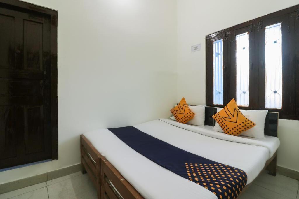 Oyo Hotel Radhe Krishna Marriage Hall Lakhnau Kültér fotó
