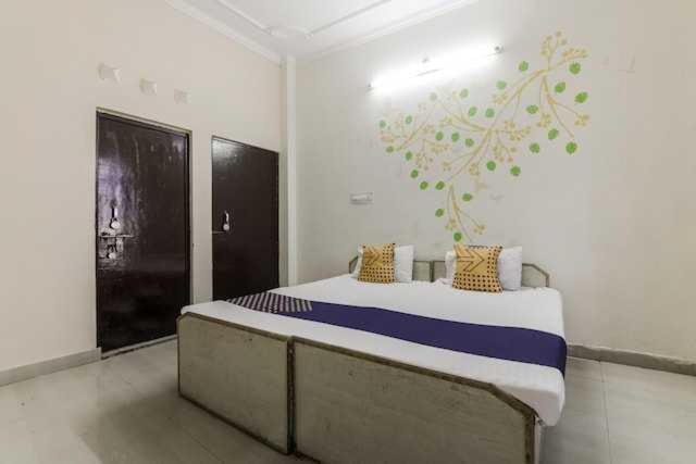 Oyo Hotel Radhe Krishna Marriage Hall Lakhnau Kültér fotó